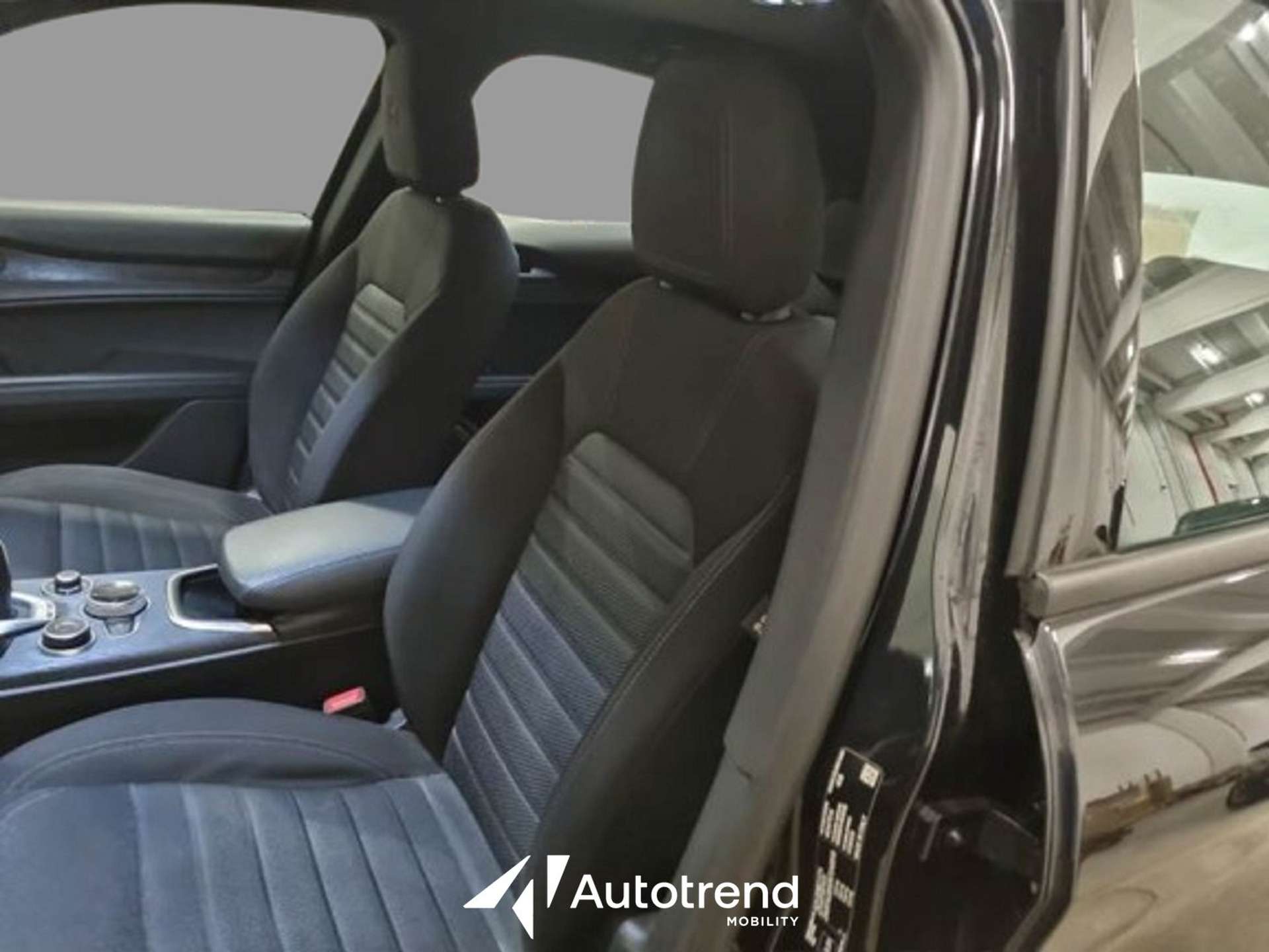 Alfa Romeo Stelvio  2.2 Turbo Diesel 160 CV Automatica AT8 Super Business RWD
