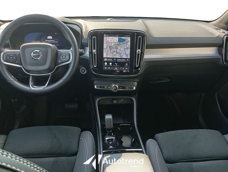 Volvo XC40  B3 163+14 CV Automatico TETTO LED Ultra Black Edition