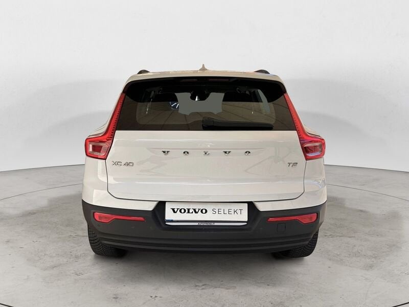 Volvo XC40  T2 129 CV Automatico Momentum Core