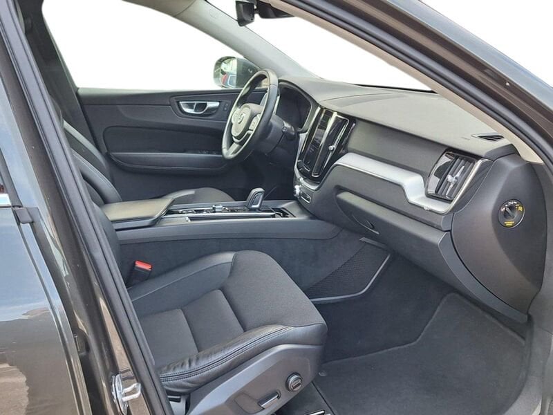 Volvo XC60  B4 197+14 CV AWD Automatica NAVI LED Momentum Pro