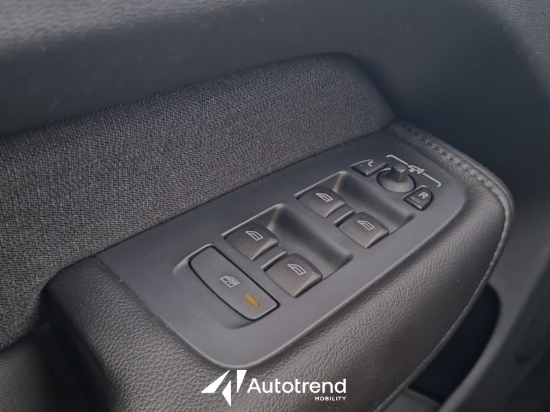 Volvo XC60  B4 197+14 CV AWD Mild Hybrid Diesel Automatico Momentum Pro