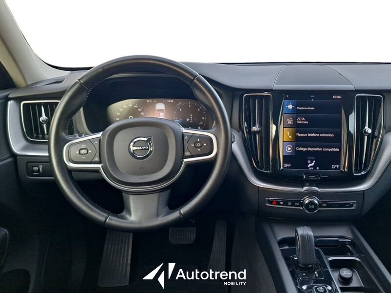 Volvo XC60  B4 197+14 CV AWD Mild Hybrid Diesel Automatico Momentum Pro