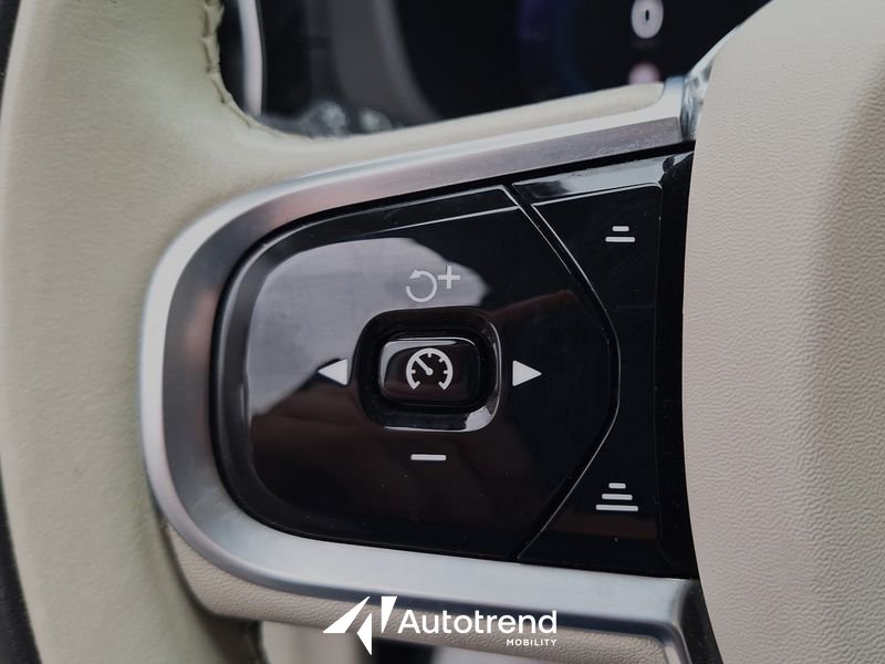 Volvo XC60  B4 197+14 CV AWD Mild Hybrid Diesel Automatico Ultimate Bright