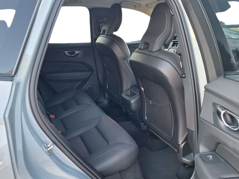 Volvo XC60  B4 197+14 CV Mild Hybrid Diesel Automatico Plus Dark N1 Autocarro