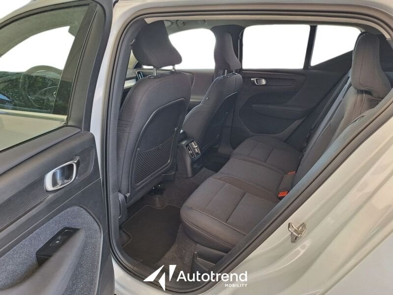 Volvo   T4 129+82 CV Plug-in Hybrid Automatica Recharge Inscription Expression