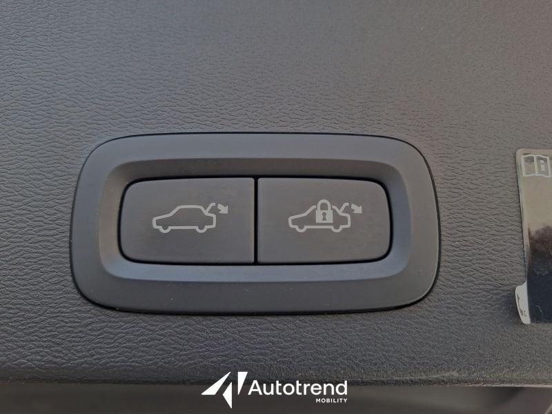 Volvo   T4 129+82 CV Plug-in Hybrid Automatica Recharge Inscription Expression