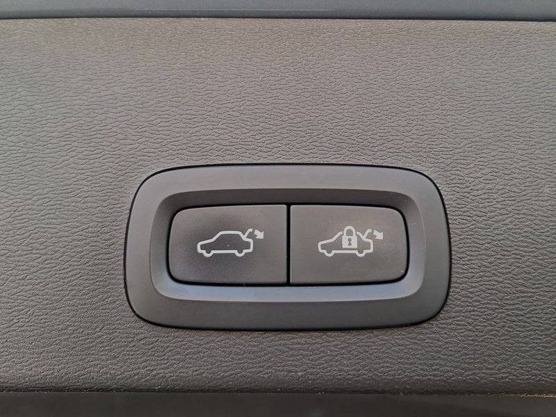 Volvo   T5 180+82 CV Twin Engine Plug-In Hybrid Automatica Business Plus