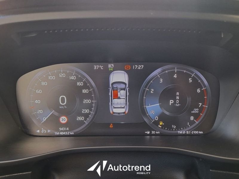 Volvo XC40  T2 129 CV Automatico Core N1 Autocarro