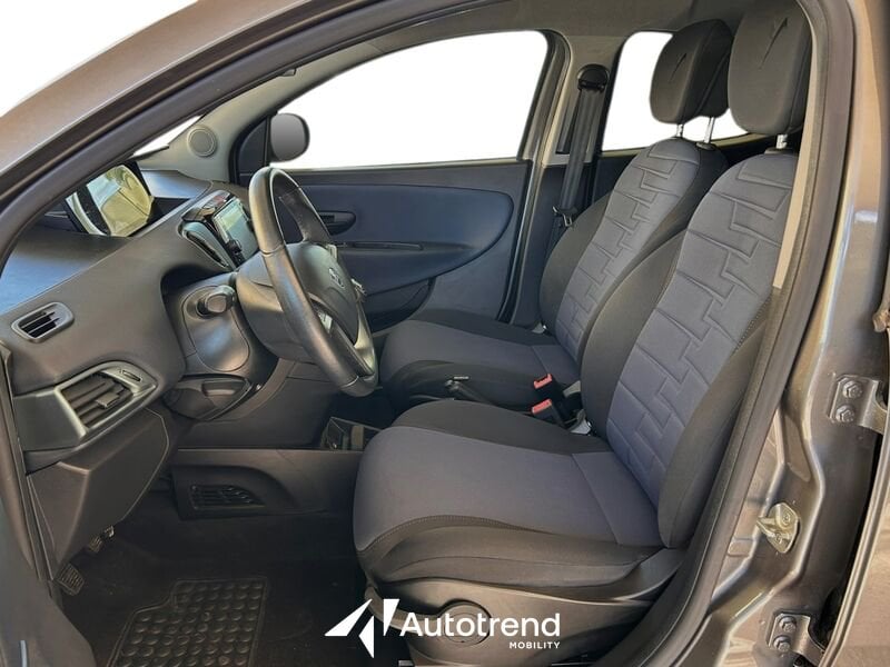 Lancia Ypsilon  1.0 FirefFly 70 CV Hybrid Oro S&S