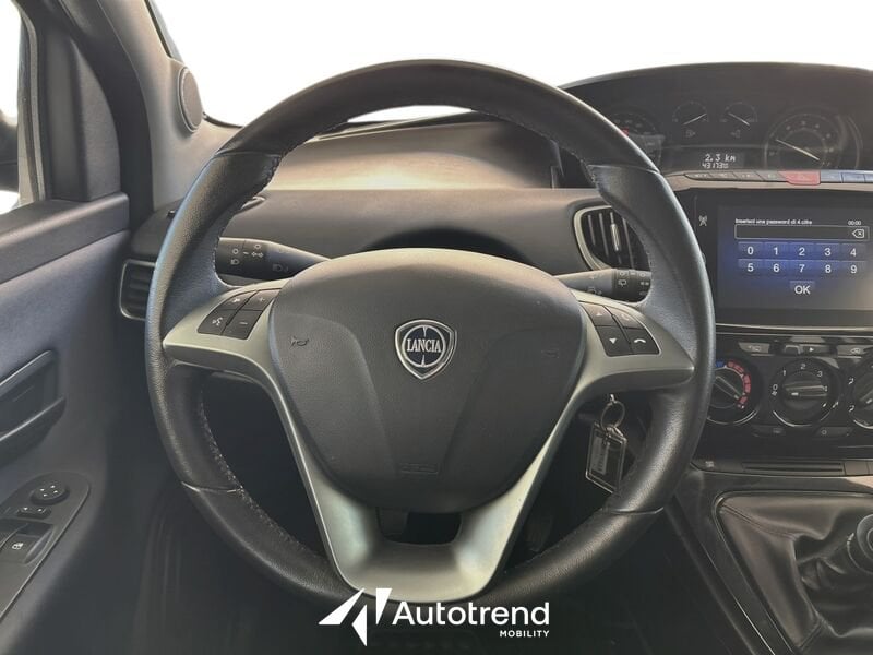 Lancia Ypsilon  1.0 FirefFly 70 CV Hybrid Oro S&S