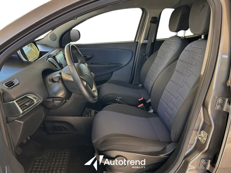 Lancia Ypsilon  1.0 FirefFly 70 CV Hybrid Oro S&S