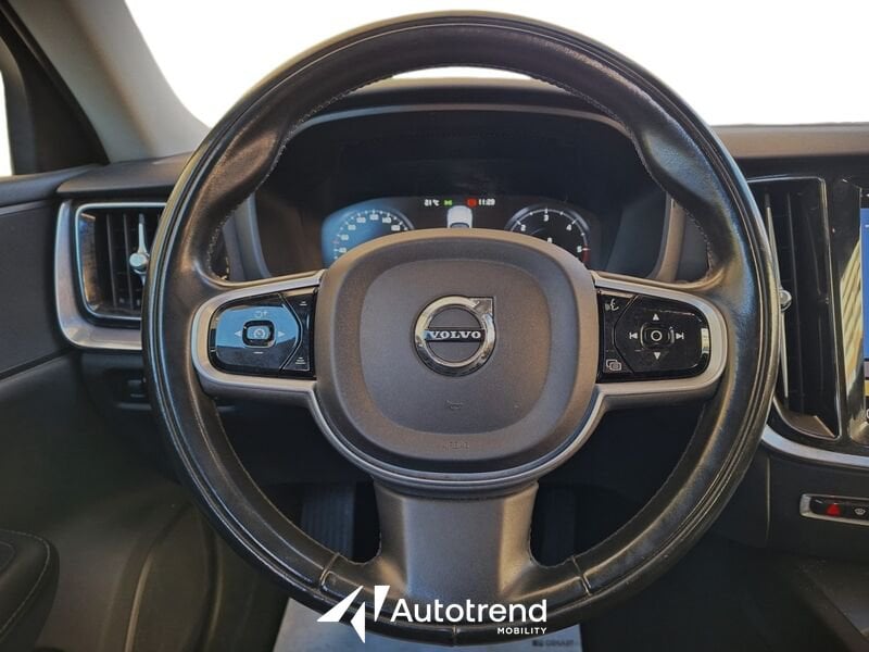 Volvo V60  B4 197+14 CV Mild Hybrid Diesel Automatica Momentum Business